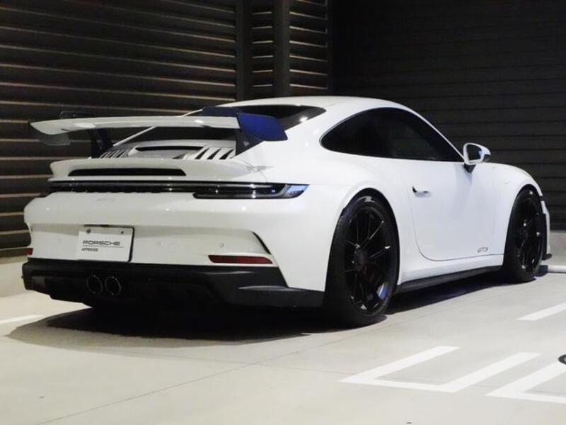 911