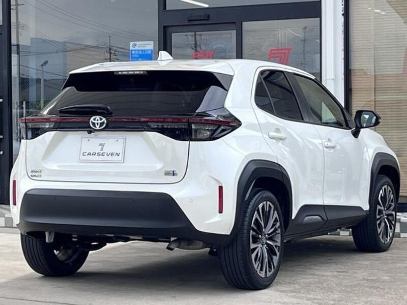 YARIS CROSS