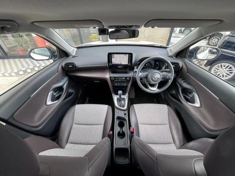 YARIS CROSS