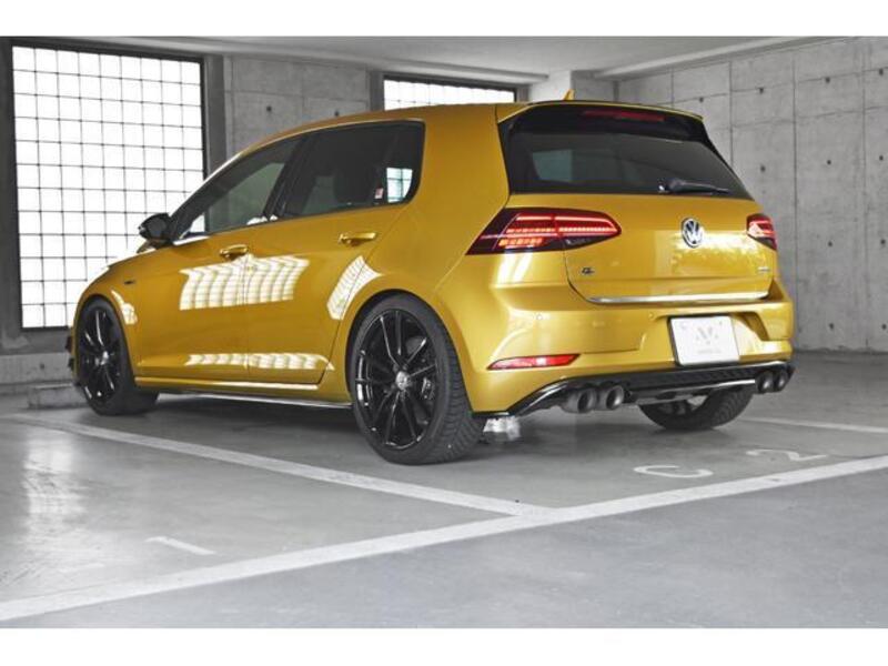 GOLF R