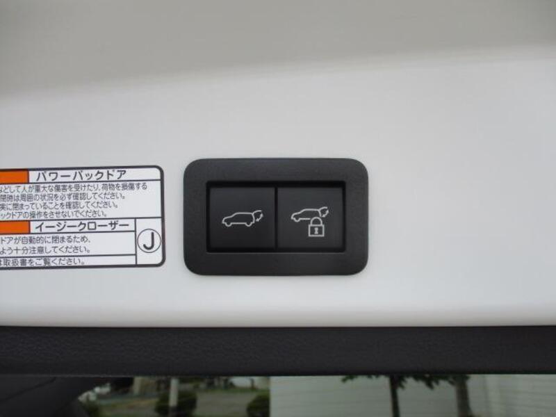 COROLLA CROSS