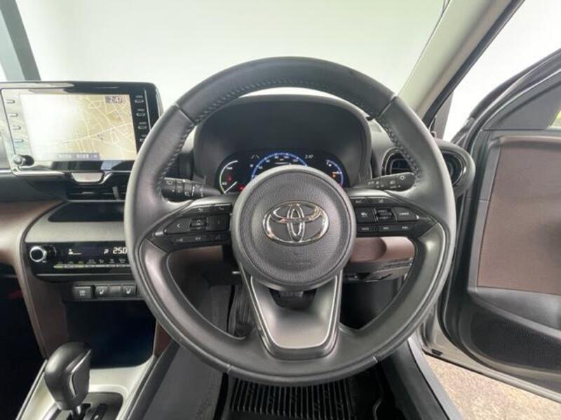 YARIS CROSS