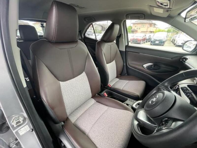 YARIS CROSS