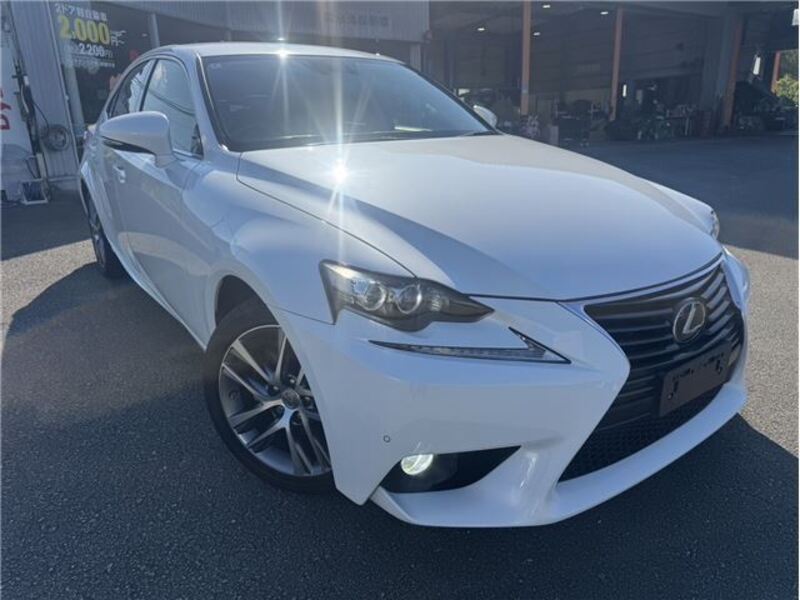 LEXUS IS