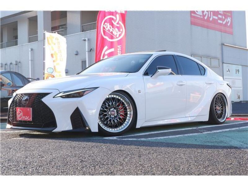 LEXUS IS