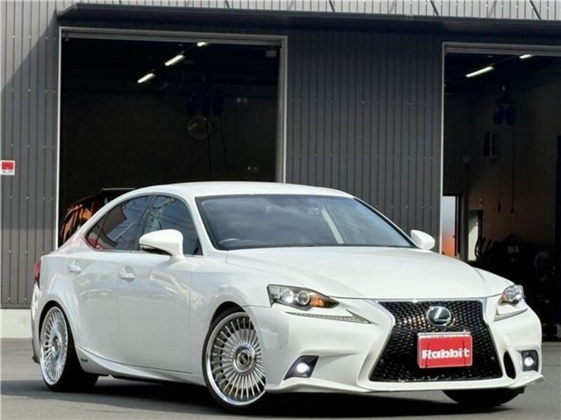 LEXUS IS