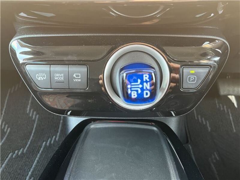 PRIUS PHV