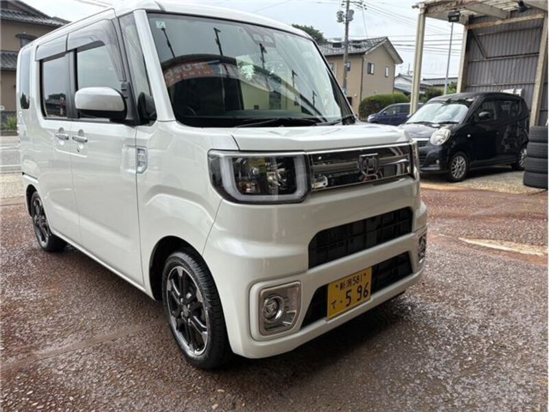 DAIHATSU WAKE