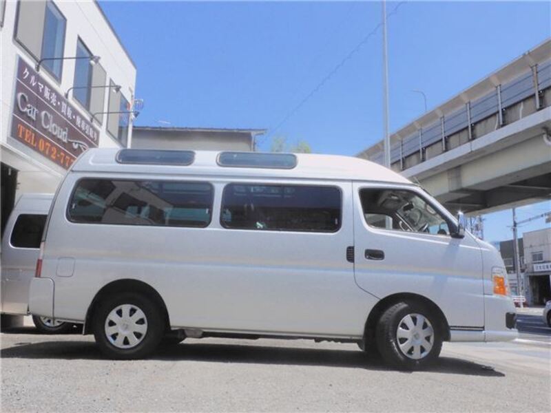 CARAVAN BUS