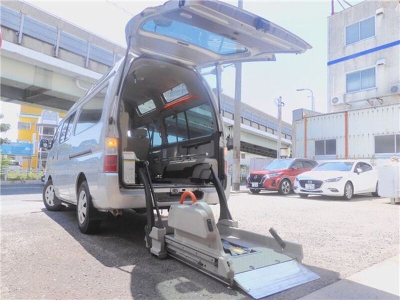 CARAVAN BUS
