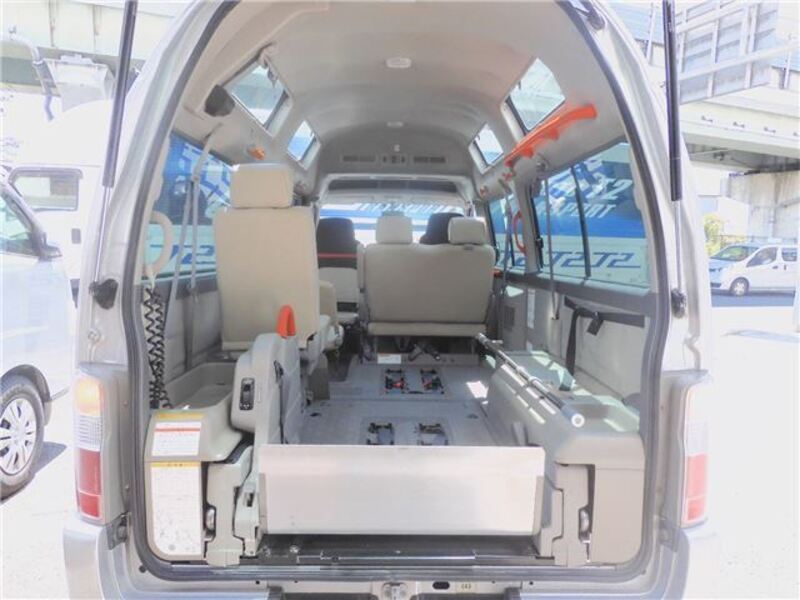 CARAVAN BUS