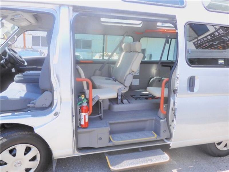 CARAVAN BUS