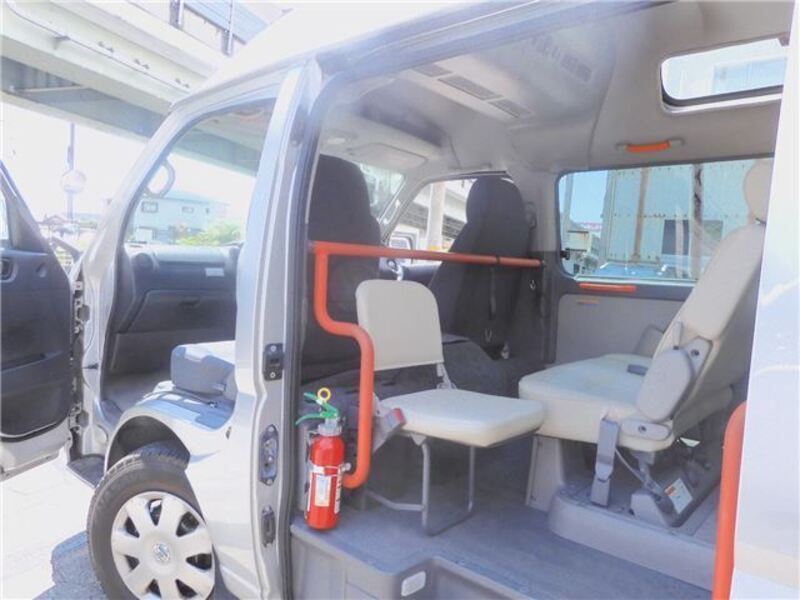 CARAVAN BUS