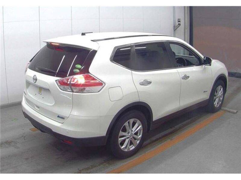 X-TRAIL
