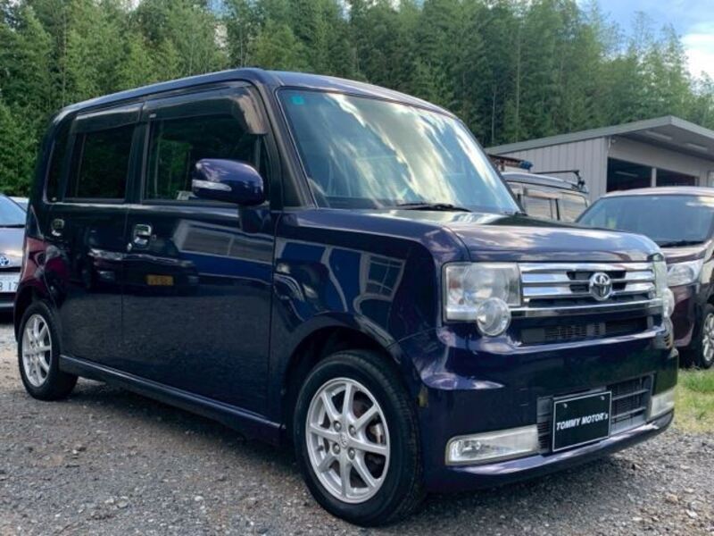 TOYOTA PIXIS SPACE