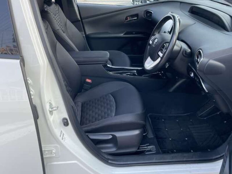 PRIUS PHV