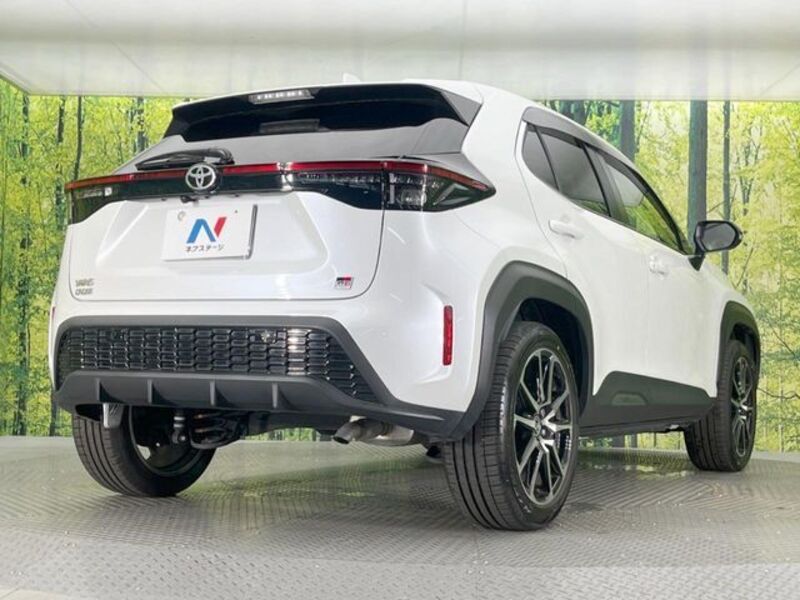 YARIS CROSS