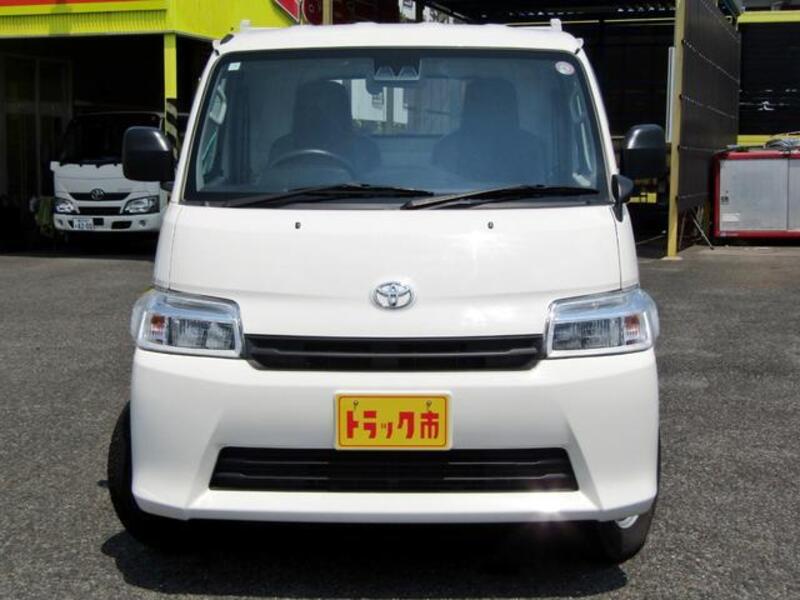 TOWNACE TRUCK