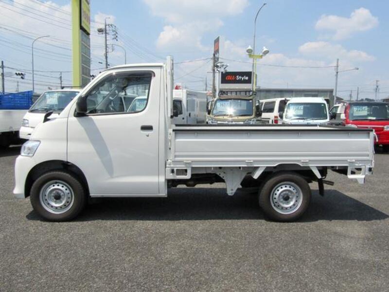 TOWNACE TRUCK