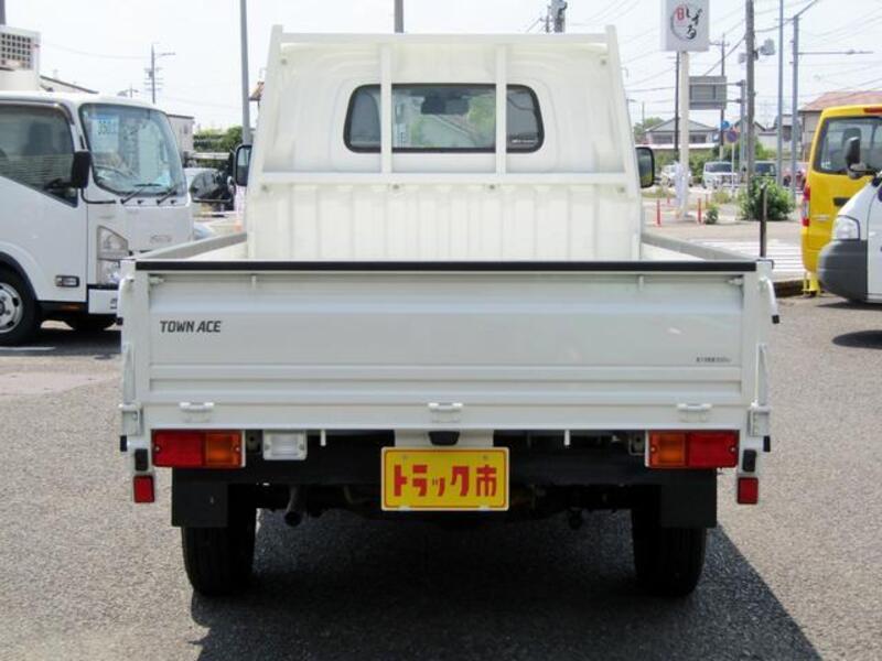 TOWNACE TRUCK