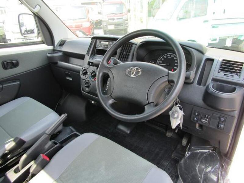 TOWNACE TRUCK