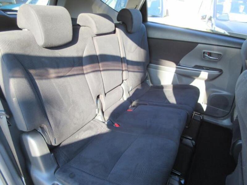 PRIUS ALPHA
