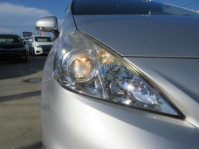 PRIUS ALPHA