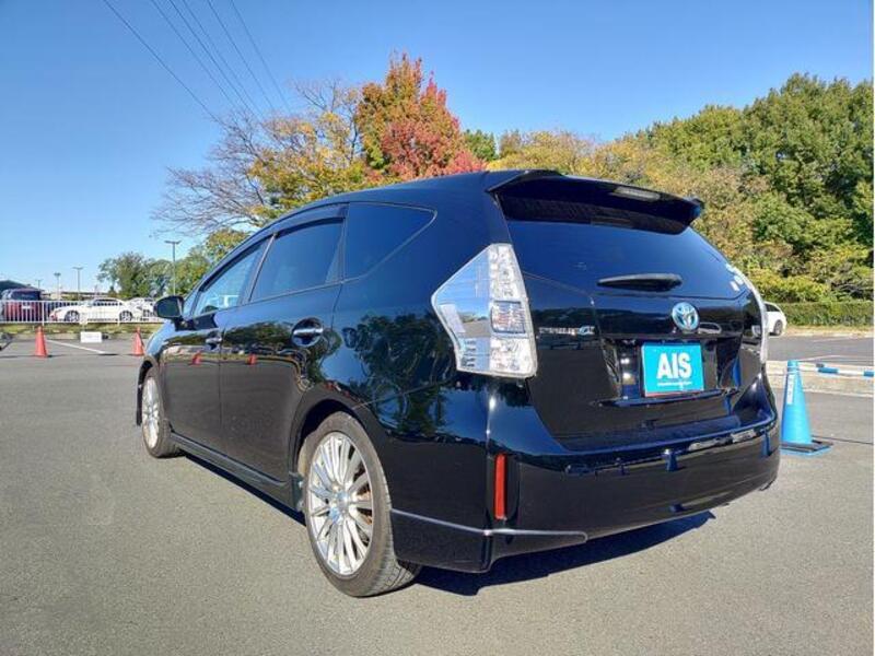 PRIUS ALPHA