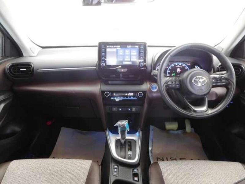 YARIS CROSS