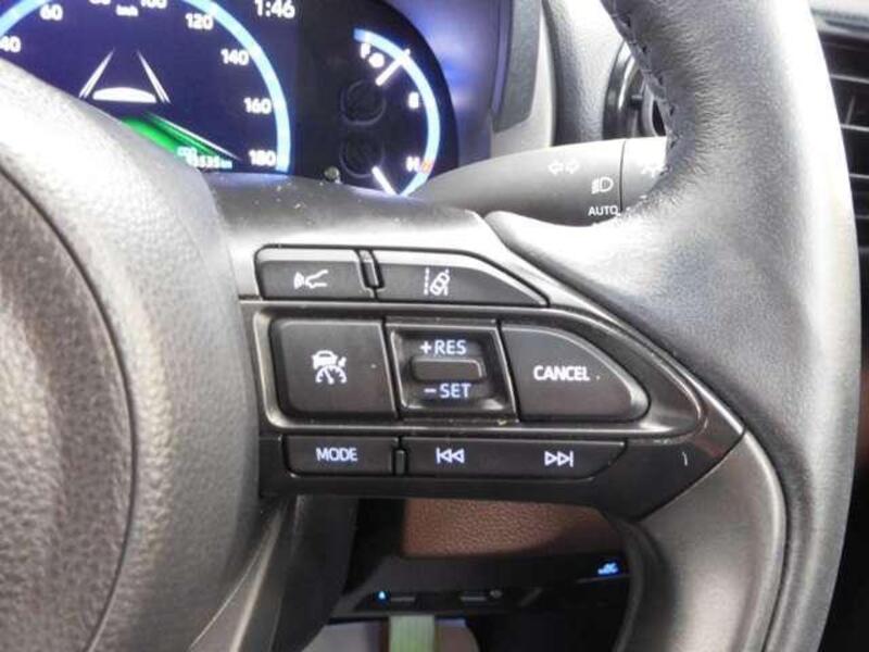 YARIS CROSS