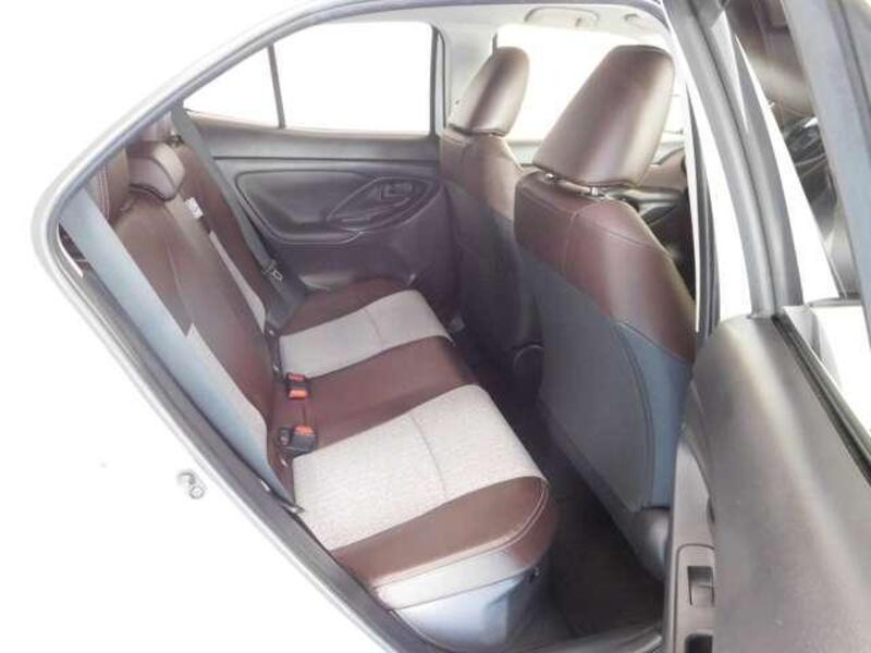 YARIS CROSS