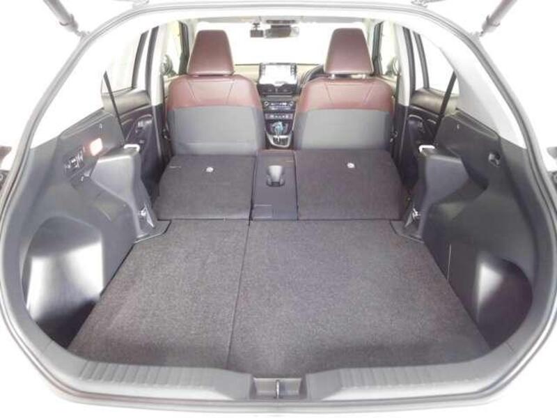 YARIS CROSS