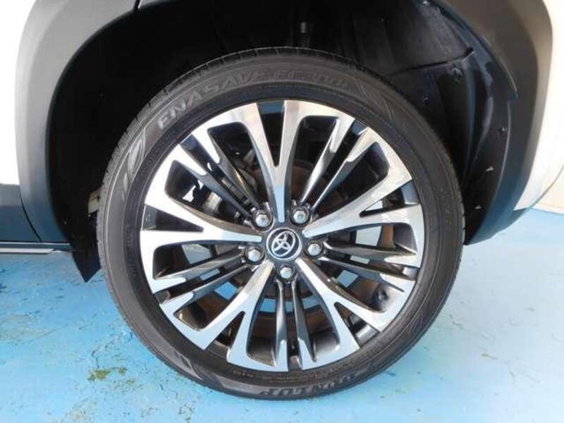 YARIS CROSS