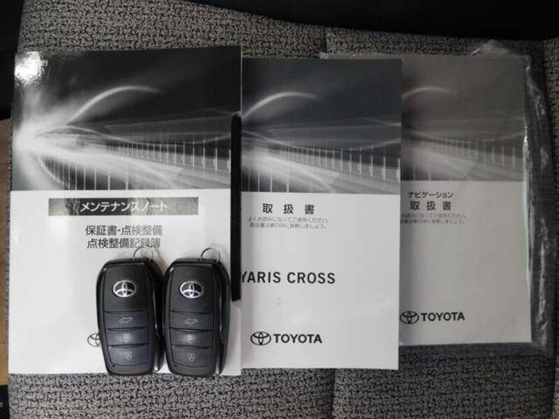 YARIS CROSS