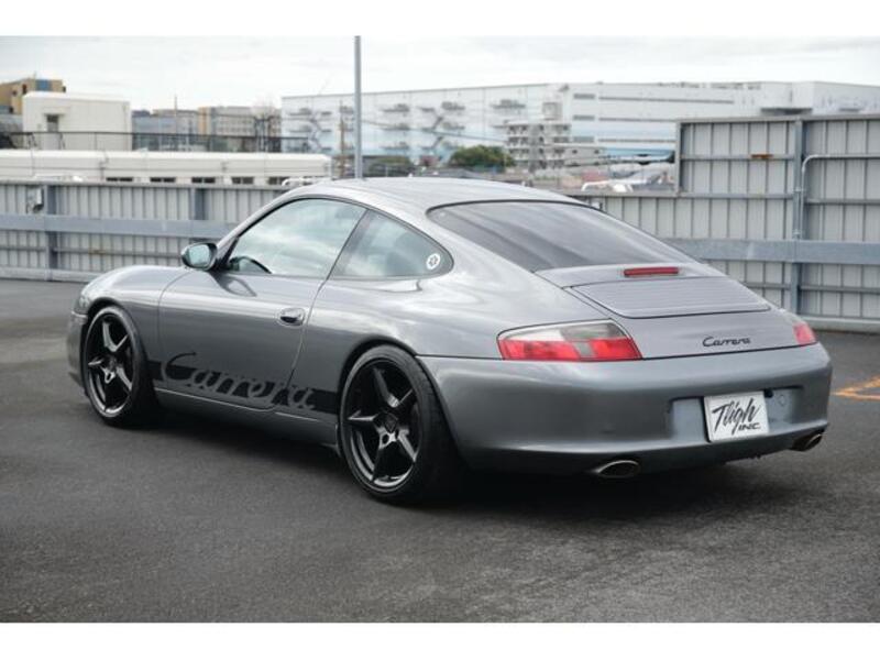 911