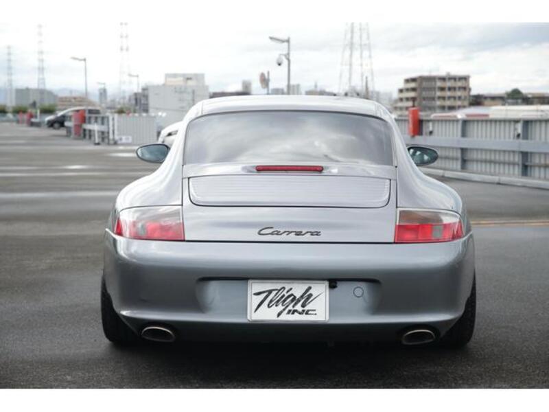 911