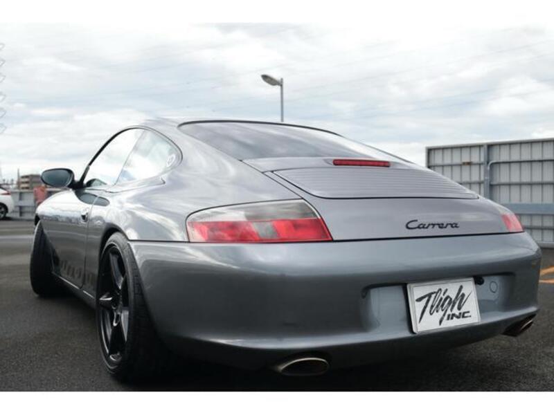 911