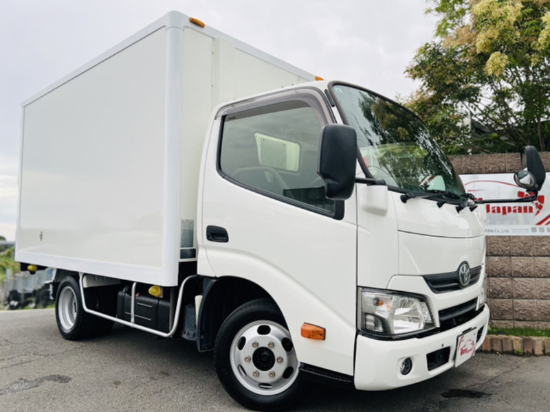 TOYOTA DYNA
