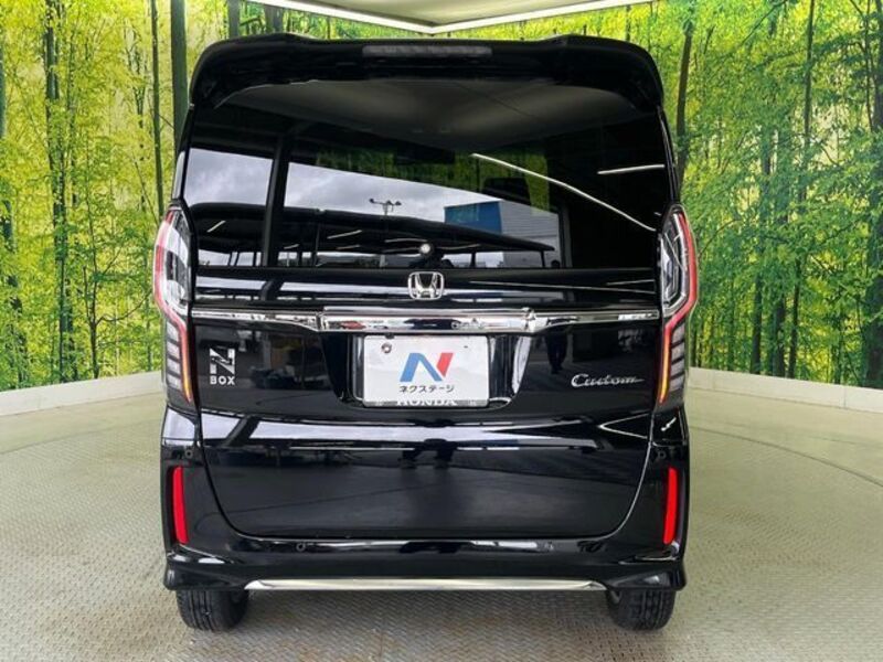 N BOX CUSTOM