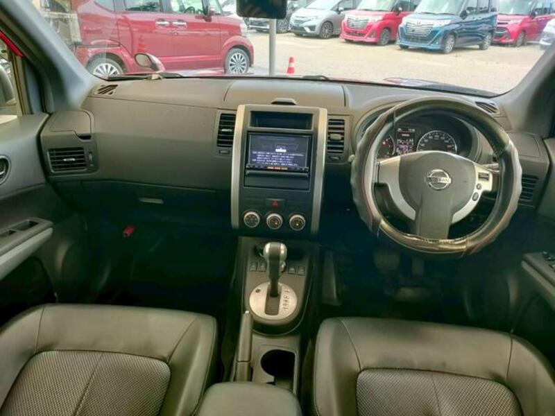 X-TRAIL