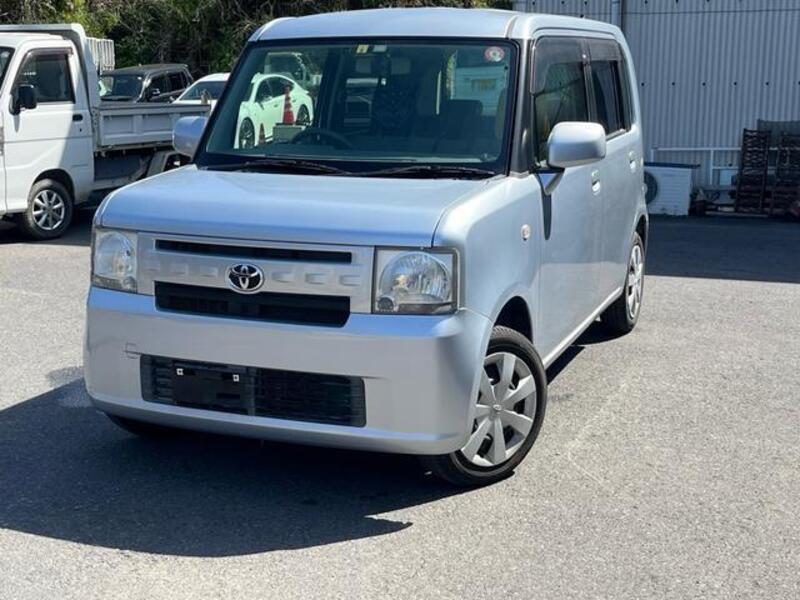 TOYOTA PIXIS SPACE