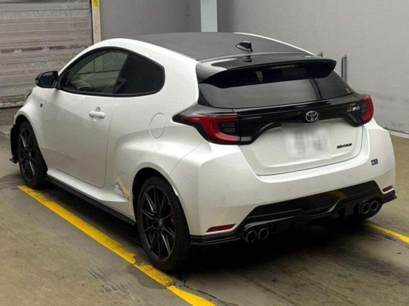 GR YARIS