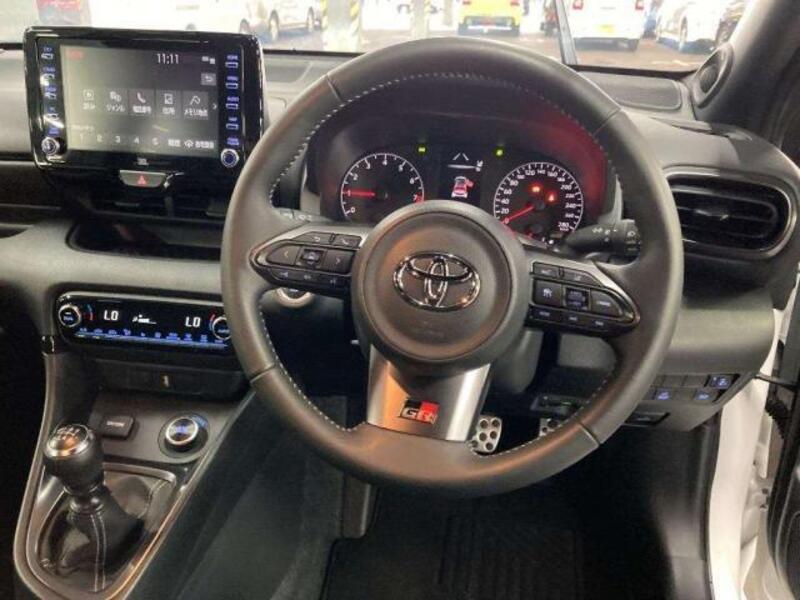 GR YARIS