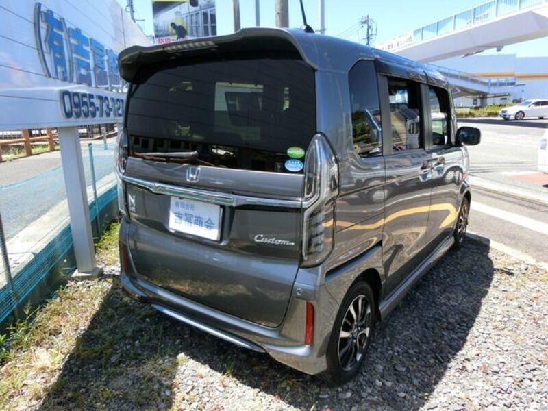 N BOX CUSTOM