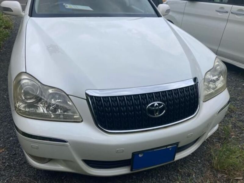 TOYOTA CROWN MAJESTA