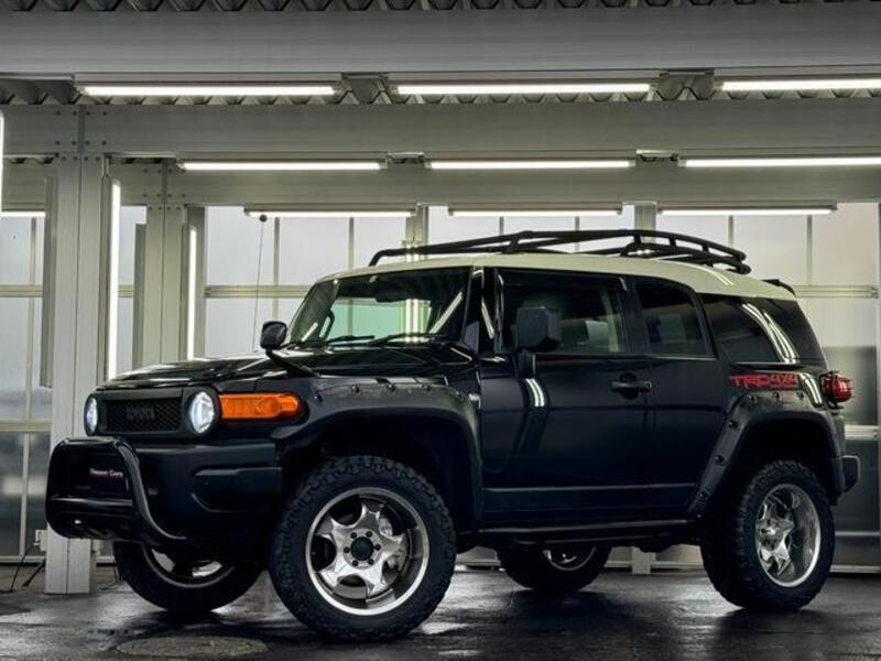 TOYOTA FJ CRUISER