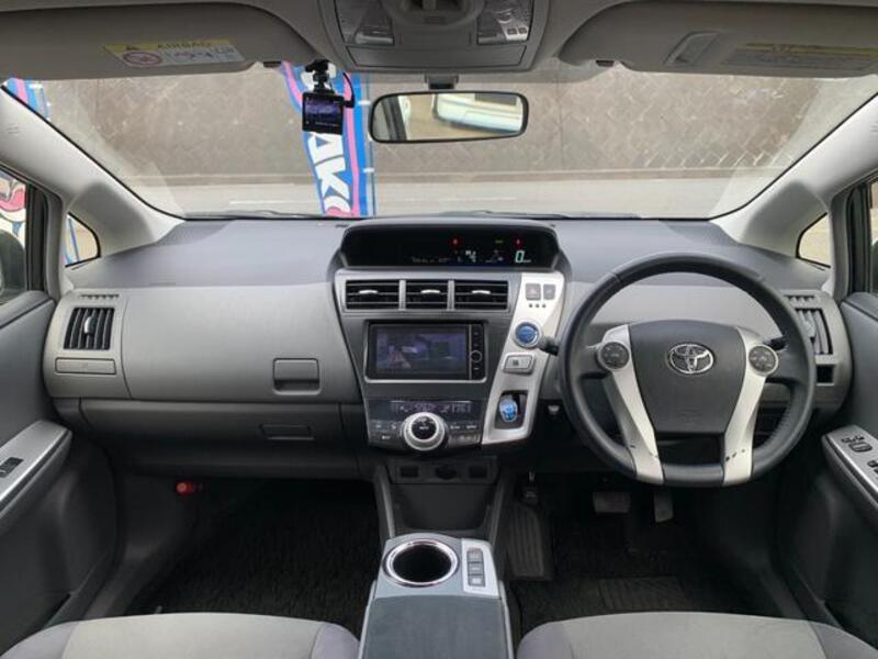 PRIUS ALPHA
