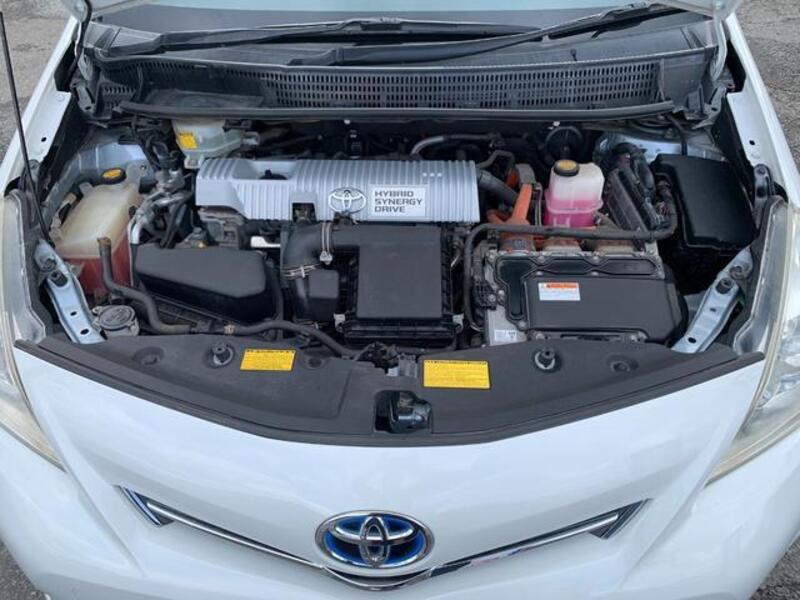 PRIUS ALPHA