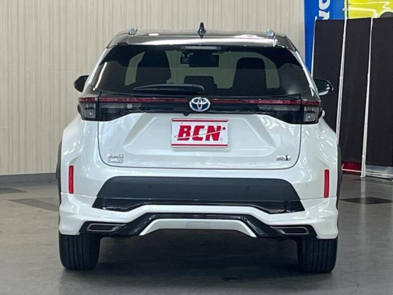 YARIS CROSS
