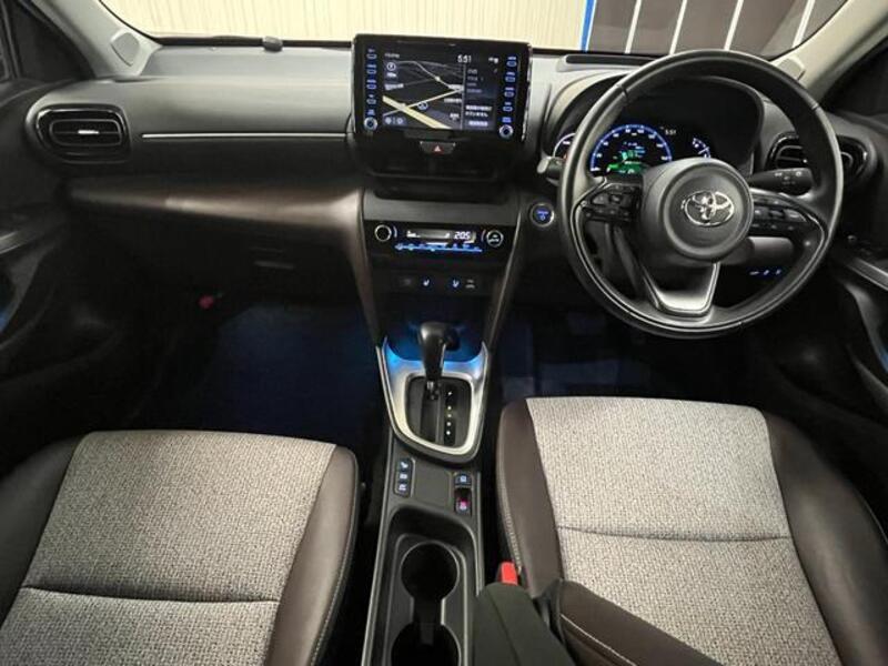 YARIS CROSS